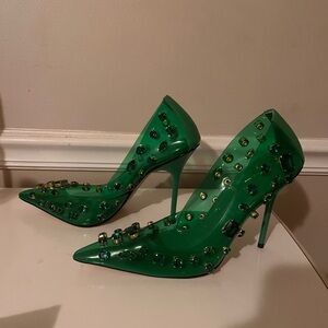 Lucky charm pumps